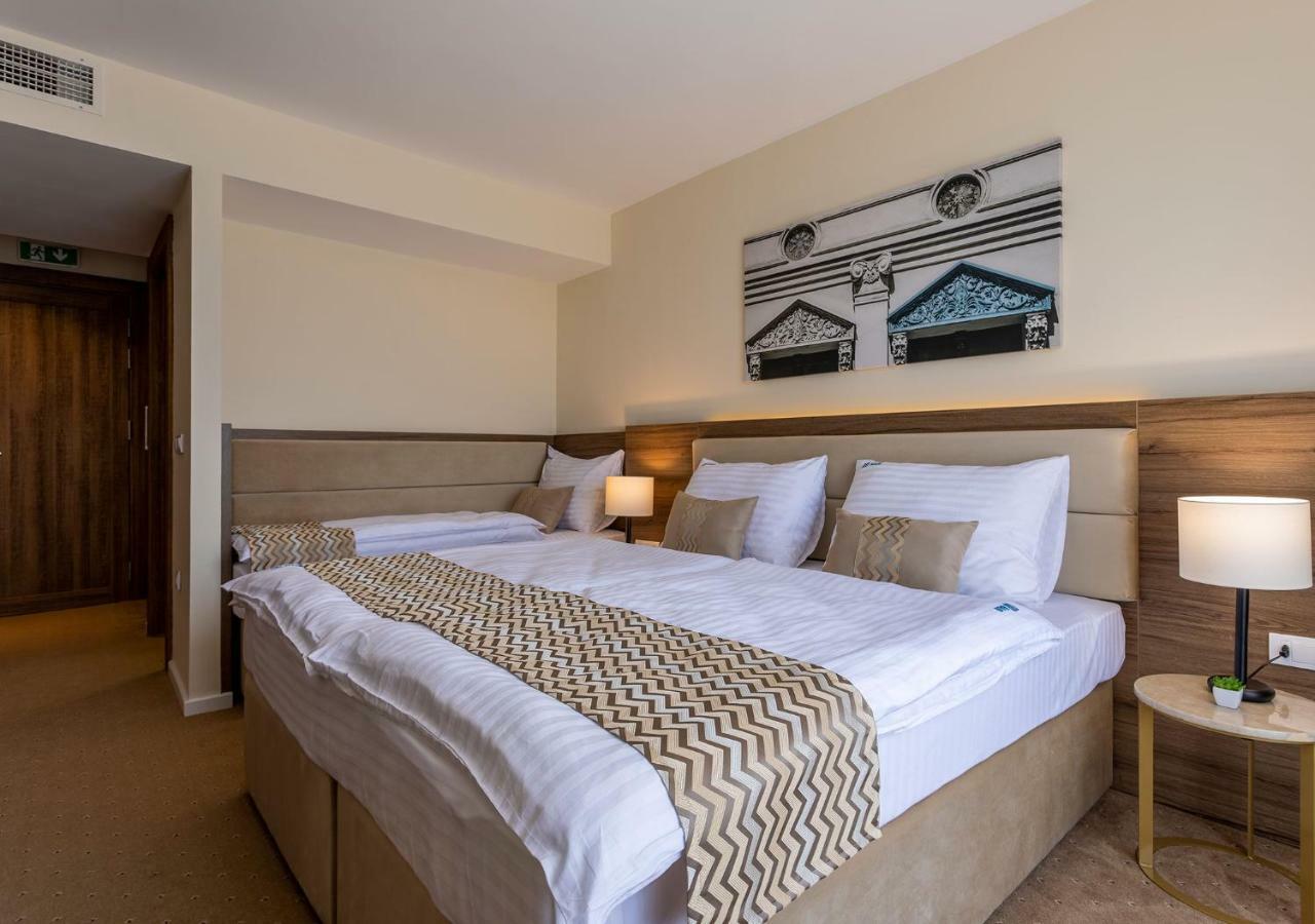 Nais Hotel